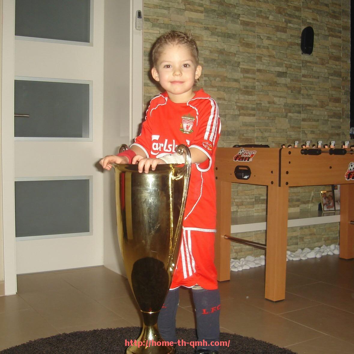 球盟会官网-法甲最佳球员投票结果及体育竞技表现分析