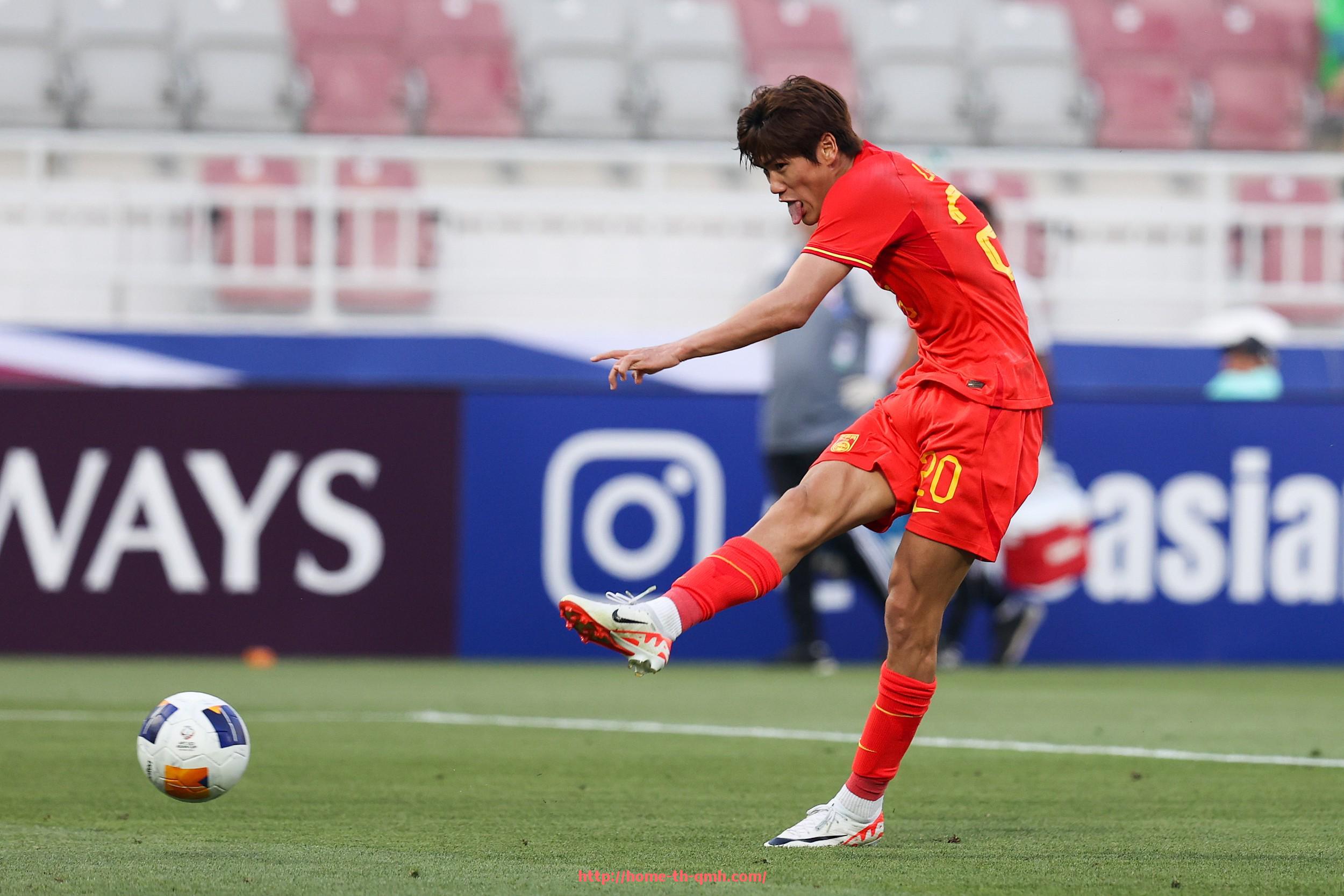 球盟会官网-篮球运动员在比赛中的体能分配策略及保持高强度对抗的方法