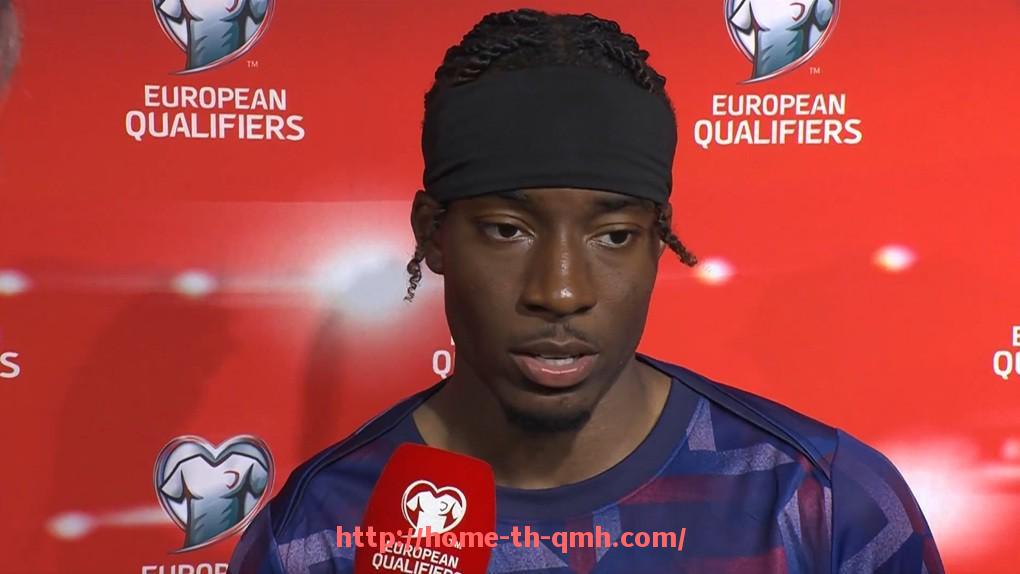 球盟会官网-NBA勇士队夺冠历程及其背后的关键球员